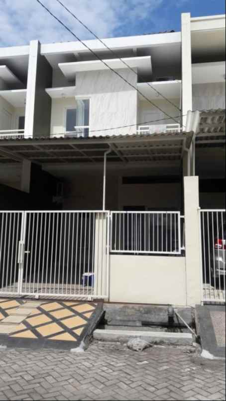 dijual rumah semolowaru elok