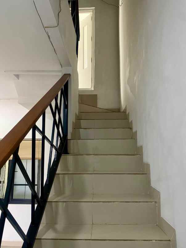 dijual rumah serpong tangerang selatan