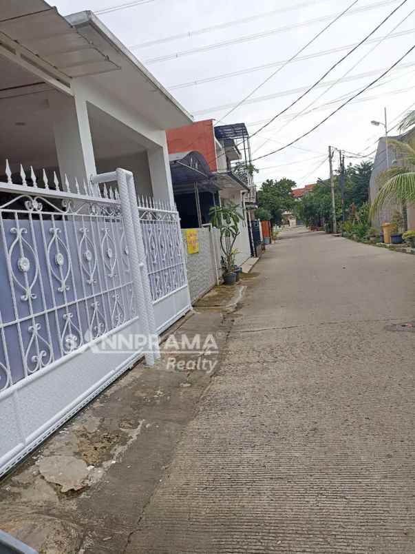 dijual rumah serua depok