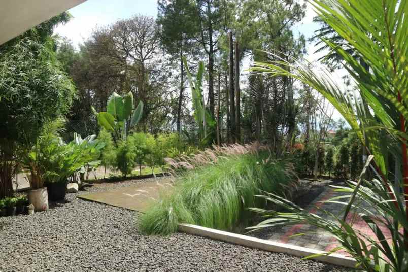 dijual rumah setiabudi regency