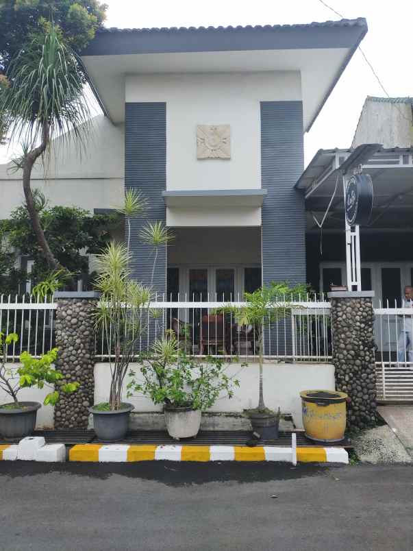 dijual rumah siap huni