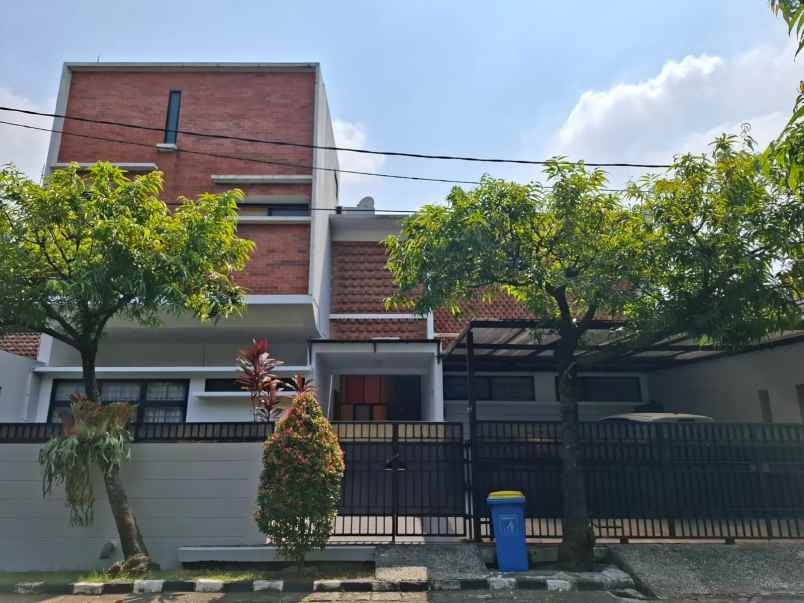 dijual rumah siap huni di kemang pratama bekasi
