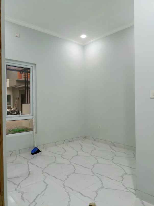 dijual rumah siap huni di mampang pancoran mas depok