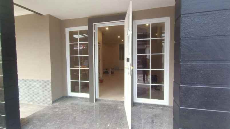 dijual rumah singgasana pradana mekar wangi