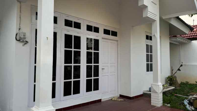 dijual rumah srondol bumi indah