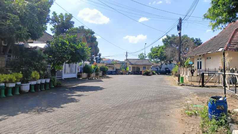 dijual rumah srondol bumi indah