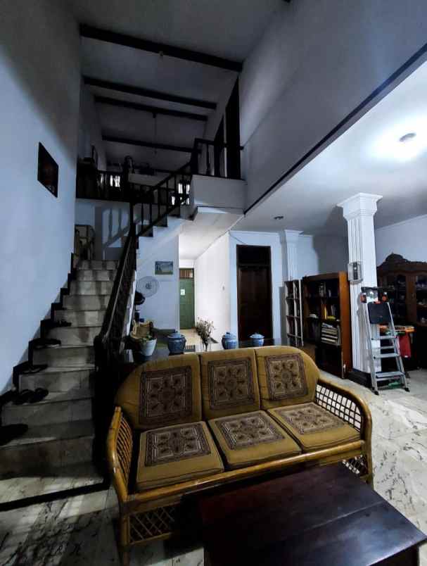 dijual rumah strategis pertukangan h ilyas