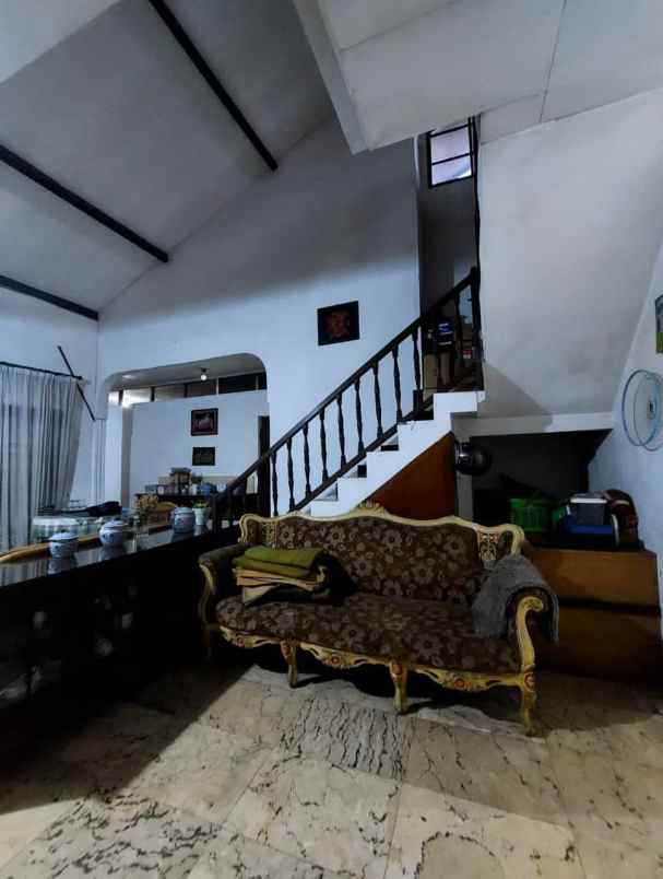 dijual rumah strategis pertukangan h ilyas