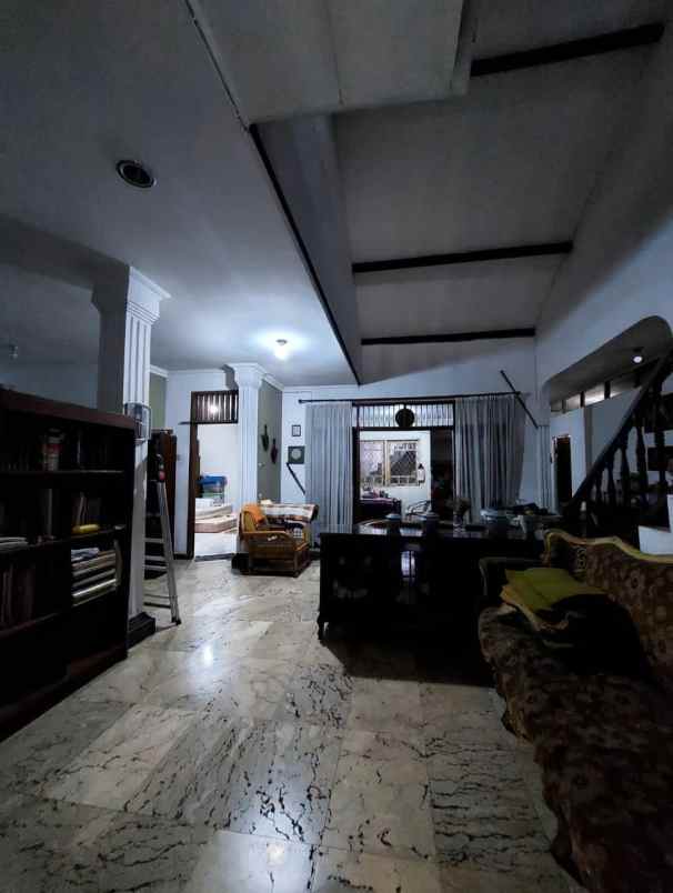 dijual rumah strategis pertukangan h ilyas