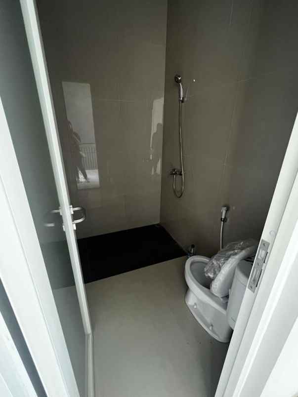 dijual rumah sukolilo dian regency