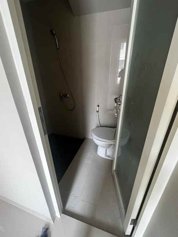 dijual rumah sukolilo dian regency