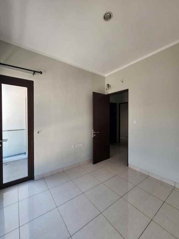 dijual rumah summarecon bekasi barat