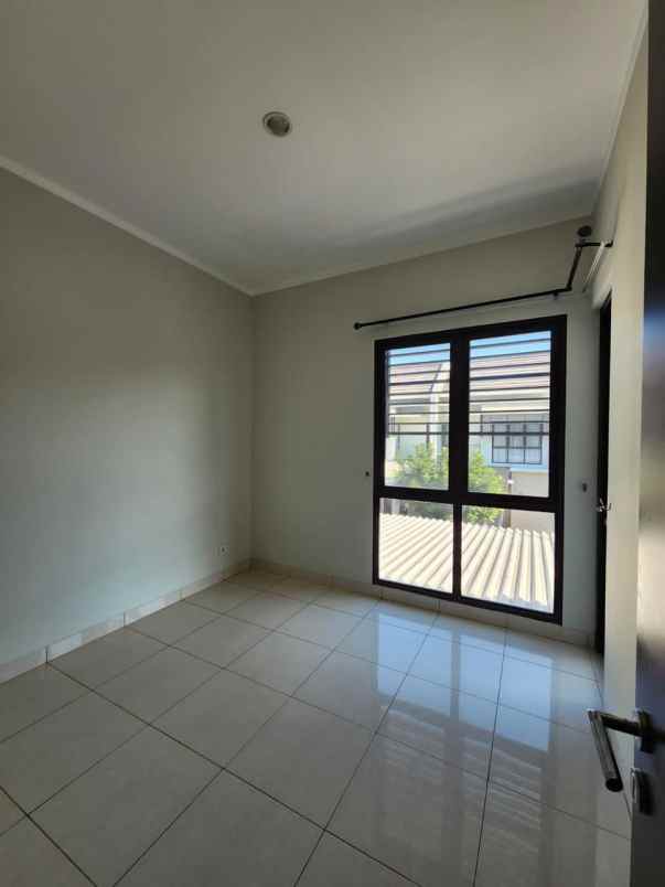 dijual rumah summarecon bekasi barat