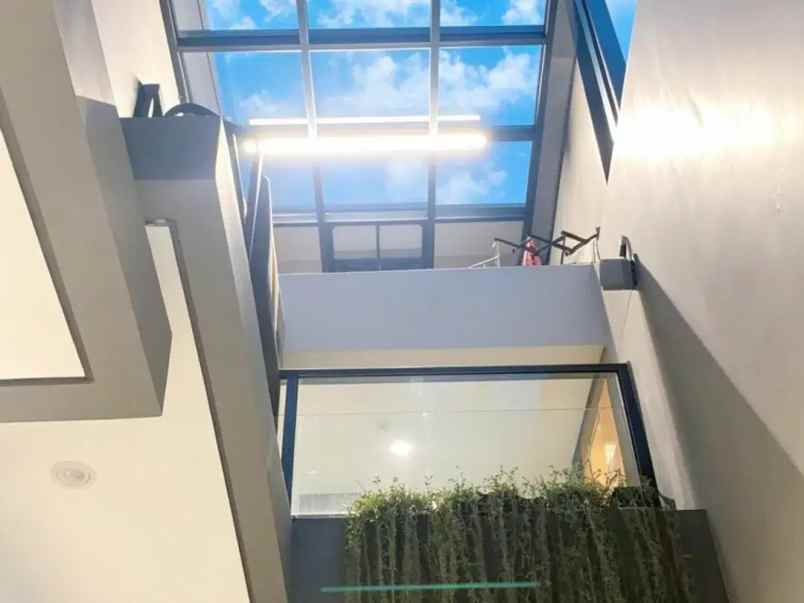 dijual rumah summarecon crown gading