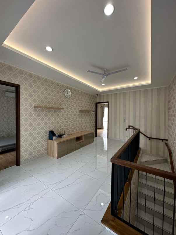 dijual rumah suvarna sutera cluster eldora