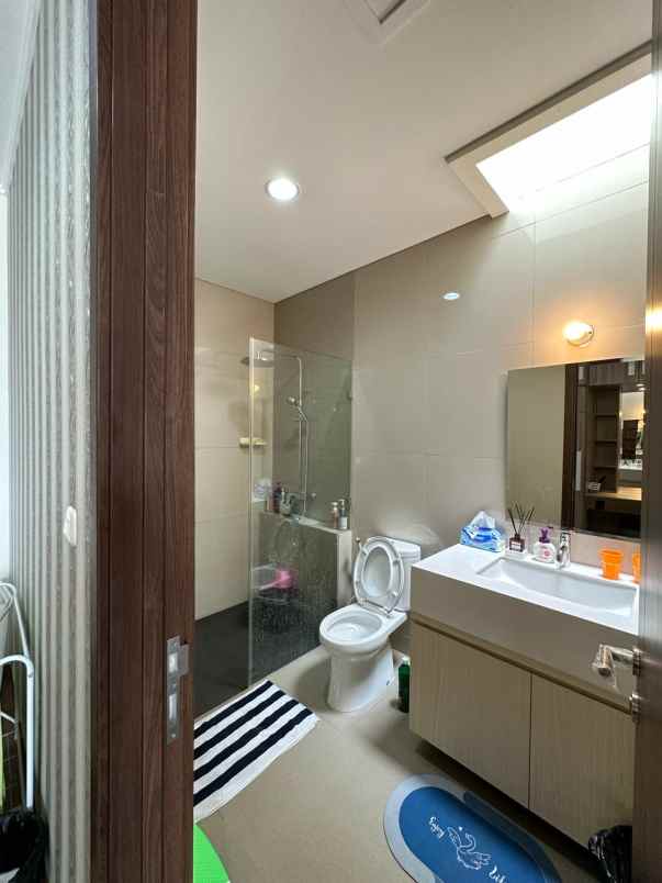 dijual rumah suvarna sutera cluster eldora