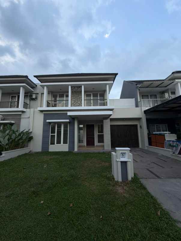 dijual rumah suvarna sutera tangerang