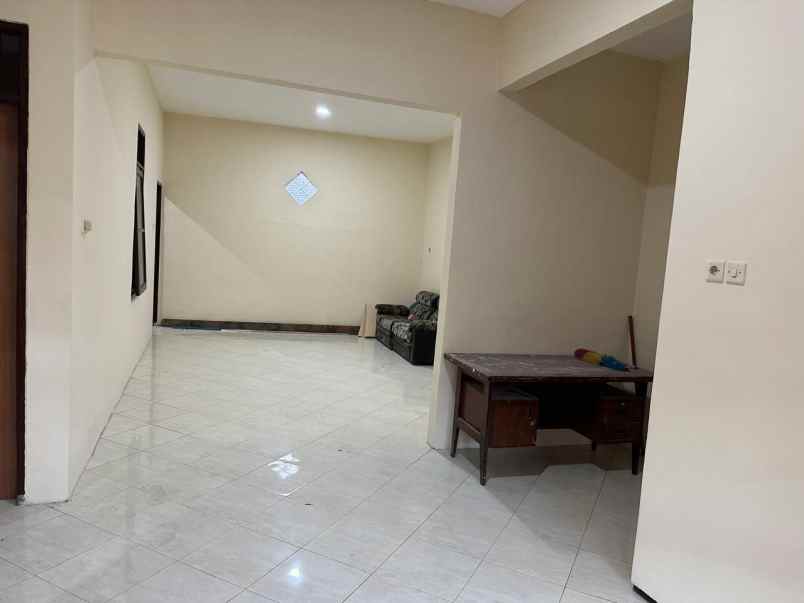 dijual rumah taman pinang indah