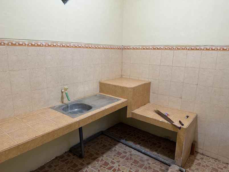 dijual rumah taman pinang indah