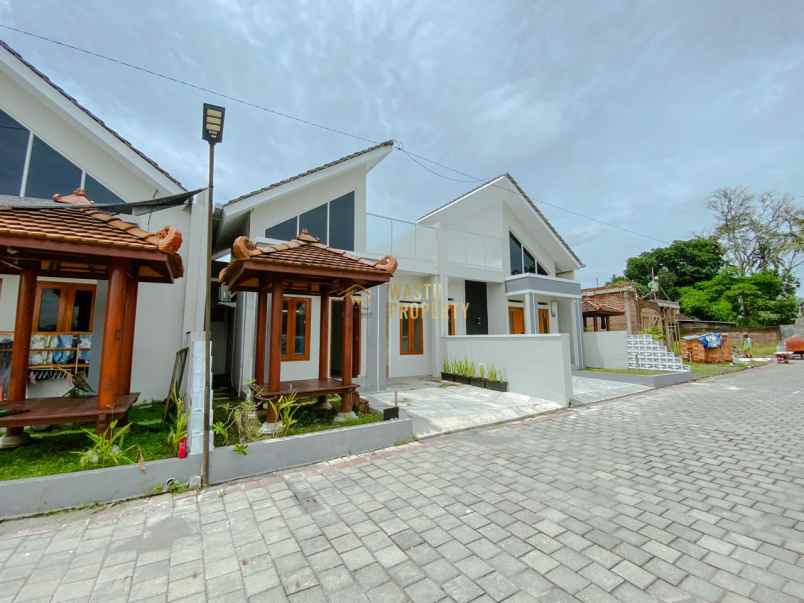 dijual rumah tamanmartani kalasan