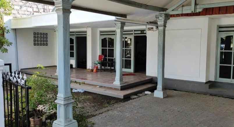 dijual rumah tepi jalan daerah bugul