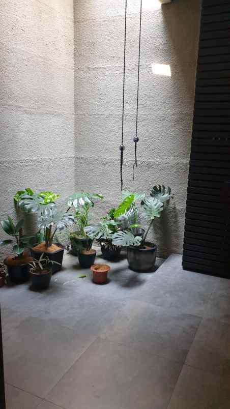 dijual rumah turangga