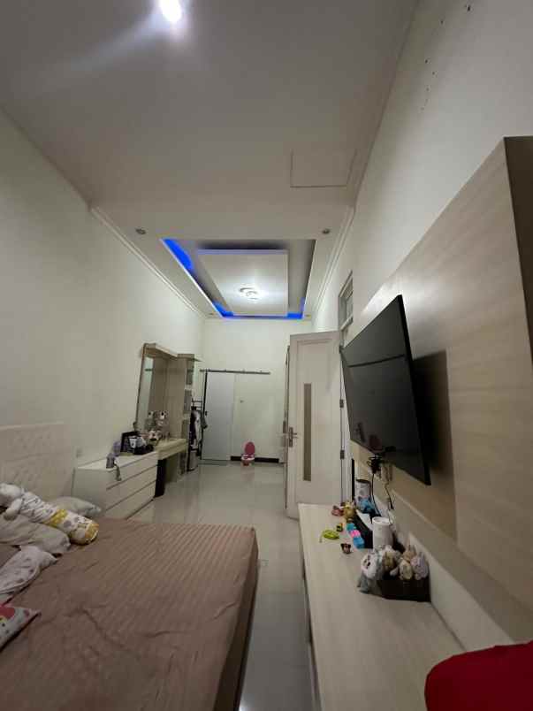 dijual rumah wisma lidah kulon