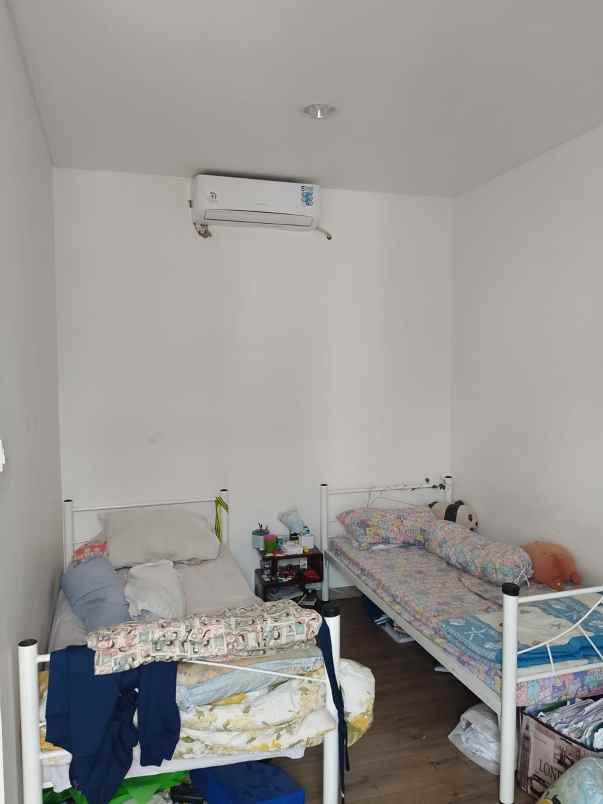 dijual rumah wisteria metland menteng