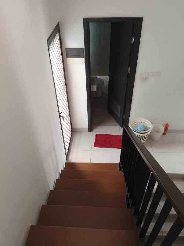 dijual rumah wisteria metland menteng