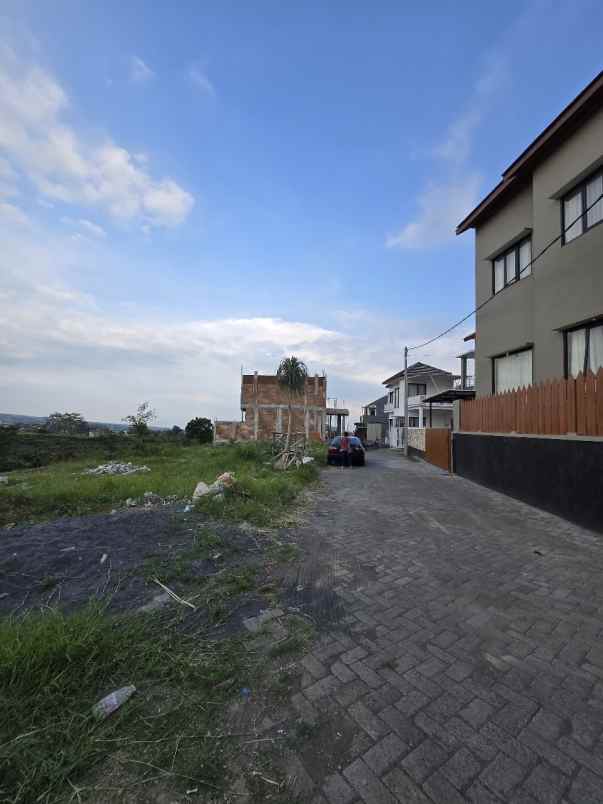 dijual tanah di jalan pattimura