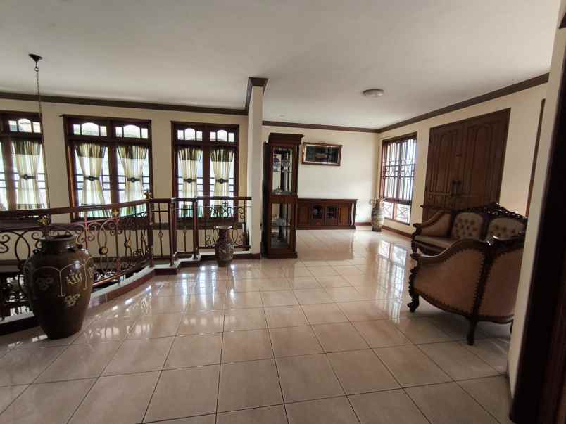 dijual tanah jl basuki rachmat cipinang