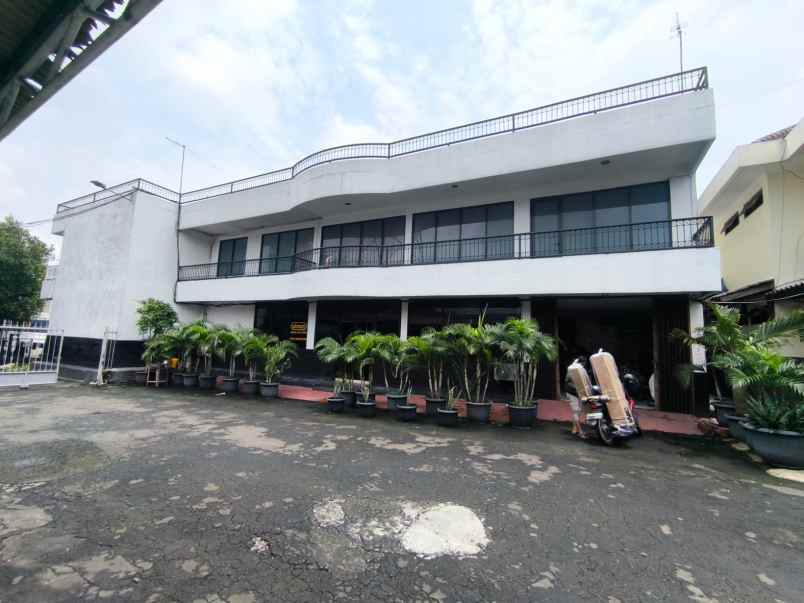dijual tanah jl basuki rachmat cipinang