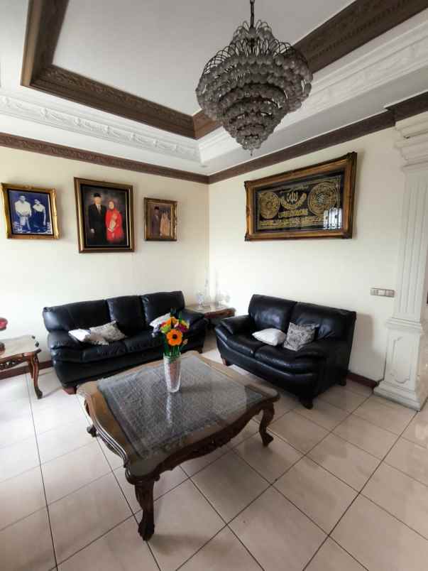 dijual tanah jl basuki rachmat cipinang