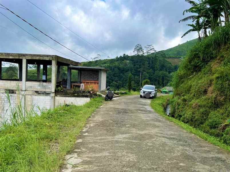 dijual tanah strategis 215m kemuning karanganyar