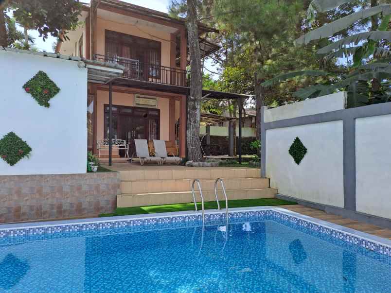 dijual vila di rancamaya view gunung