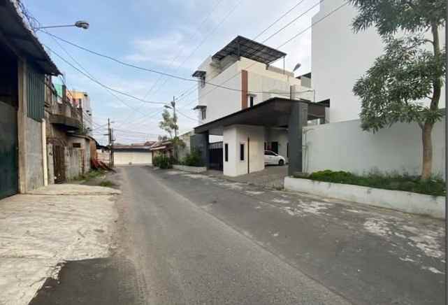 dijual villa jalan anom pahlawan