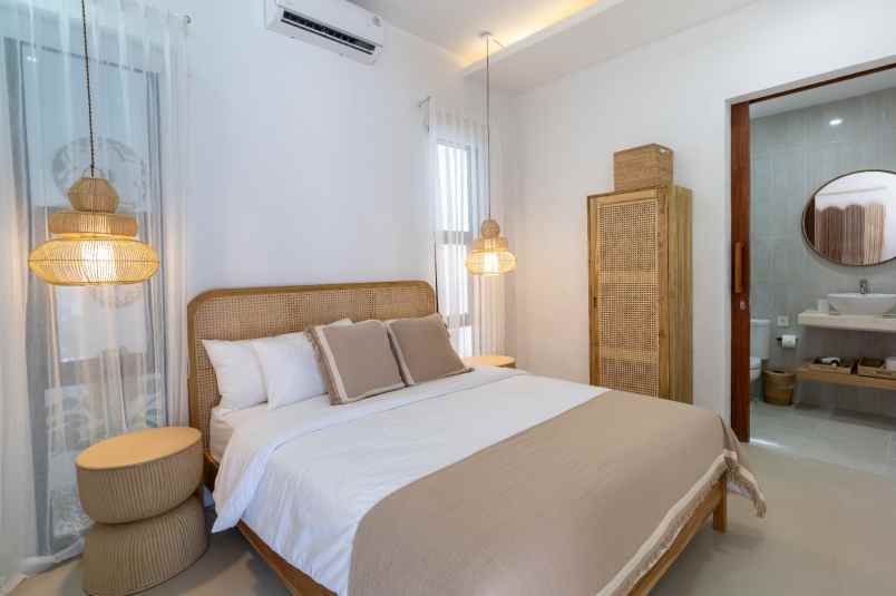 dijual villa jalan taman kebo iwa