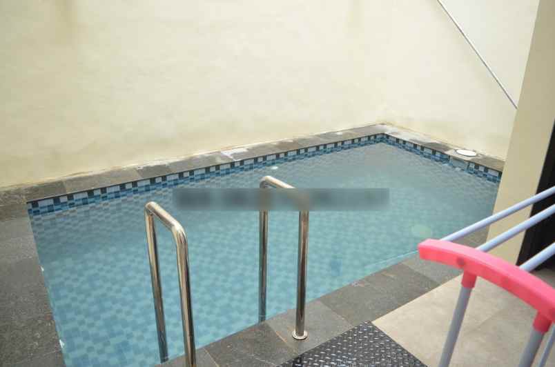 dijual villa oro oro ombo tlekung