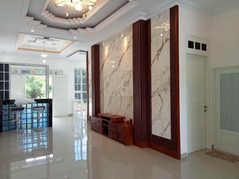 dijual villa potorono banguntapan