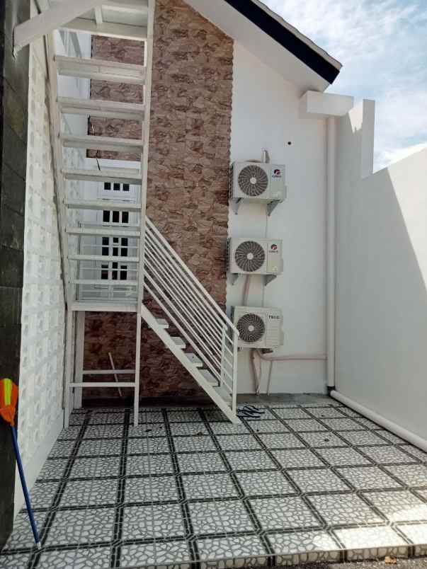 dijual villa potorono banguntapan