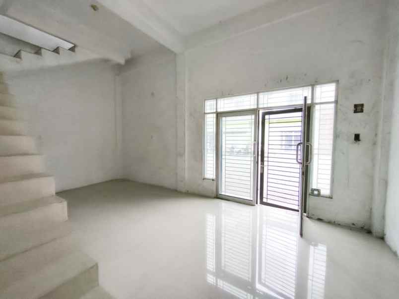 disewakan ruko gudang kantor diski trade center jalan