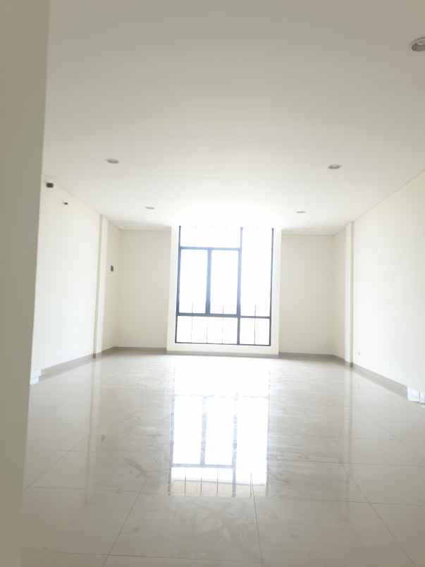 disewakan ruko gudang kantor suvarna sutera