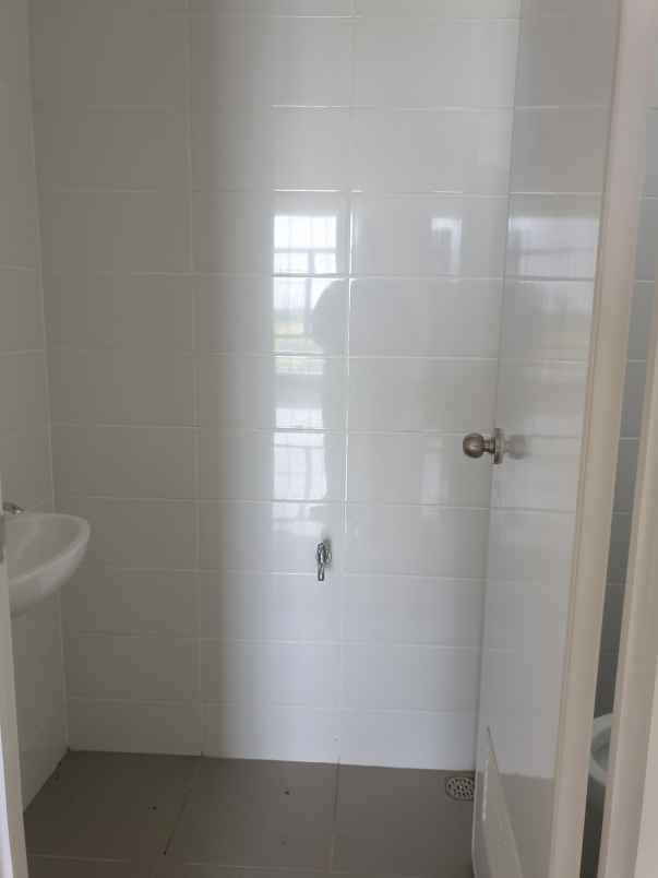 disewakan ruko gudang kantor suvarna sutera