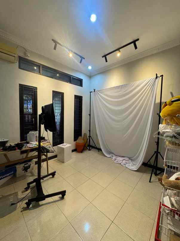 disewakan rumah babatan pantai