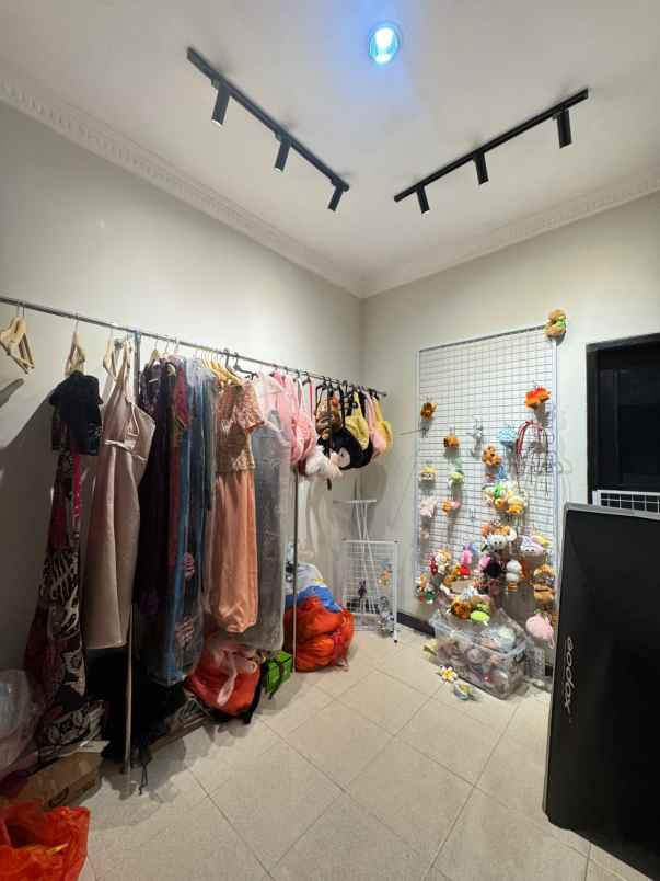 disewakan rumah babatan pantai