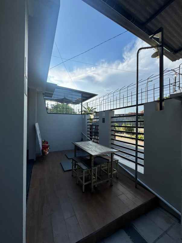 disewakan rumah babatan pantai