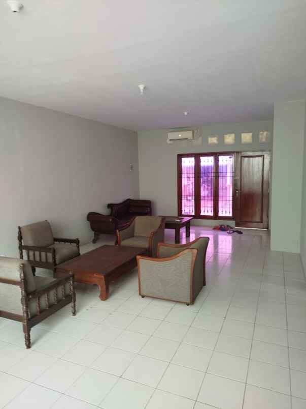 disewakan rumah baliview cirendeu jl