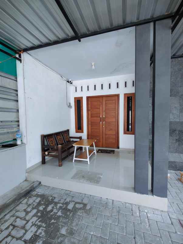 disewakan rumah belakang umy