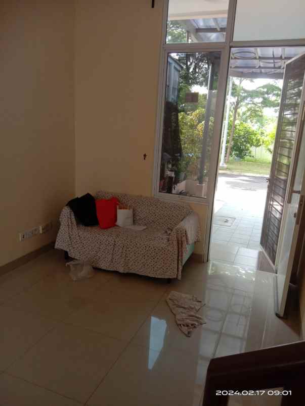 disewakan rumah cluster la seine jakarta