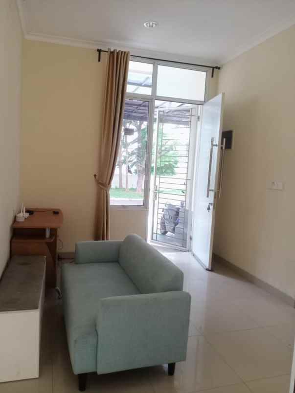 disewakan rumah cluster la seine jakarta